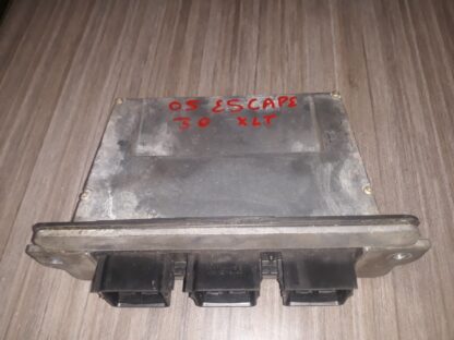 2005 Ford Escape Computadora de motor ECU ECM 5L8A-12A650-LG - Image 2