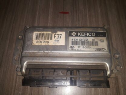 2005 Hyundai Accent Computadora de motor ECU ECM 39110-26714 - Image 2